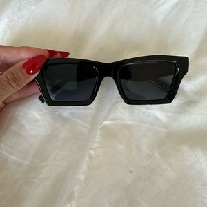 Le Specs Sunglasses (no case…minor wear and tear)